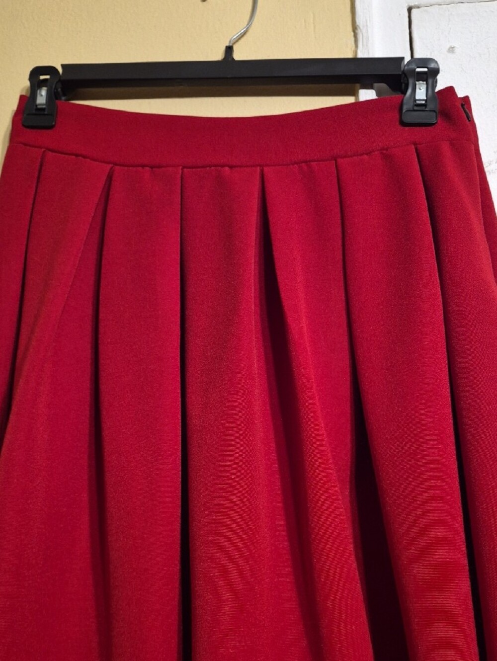 Blush Red High-Low Pleated Skirt Size Large - Picture 4 of 8